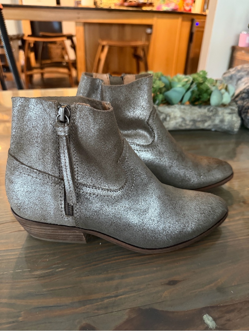 FRYE AND CO. Metallic Silver Grey Ankle Booties with Side Tassel Zip